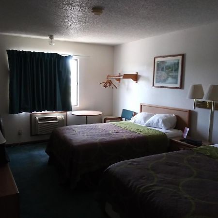 Amerihost Inn&Suites Kingdom City Exterior foto