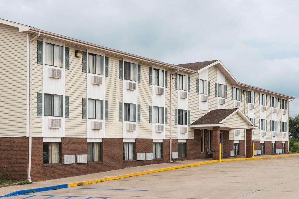 Amerihost Inn&Suites Kingdom City Exterior foto