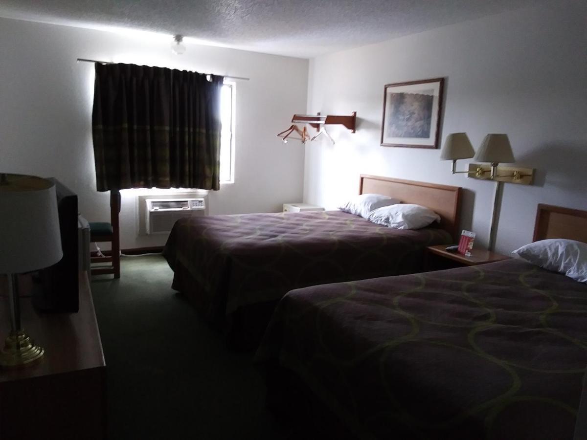 Amerihost Inn&Suites Kingdom City Exterior foto