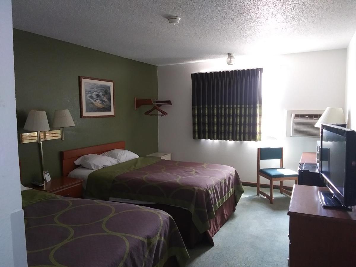 Amerihost Inn&Suites Kingdom City Exterior foto
